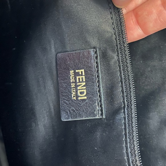 Fendi Zucca Black tote with zipper - Picture 6 of 8